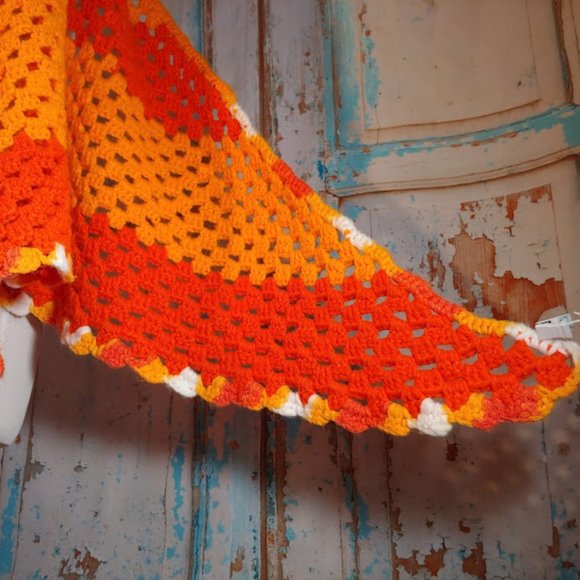 no tag perfectly hand crochet cottage wrap/one size/mustard white and orange - Picture 6 of 10